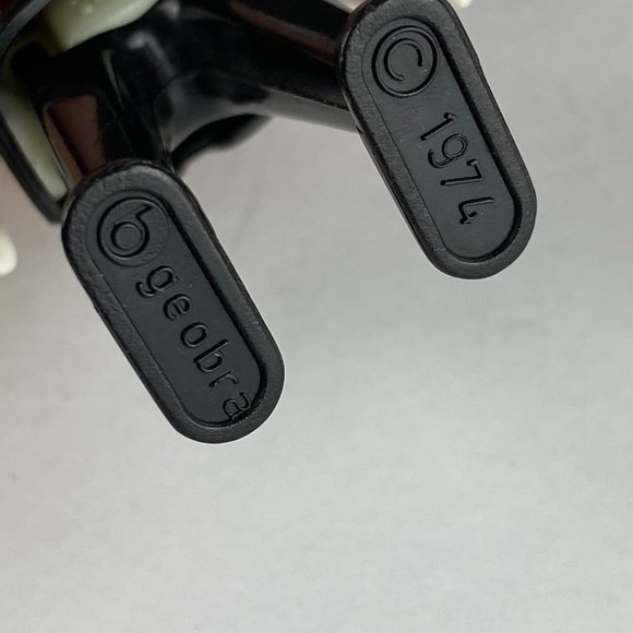 Vtg Geobra 1974 Native American Indian Feathers Sheriff Lot of 2 Figure Toys - Picture 7 of 7